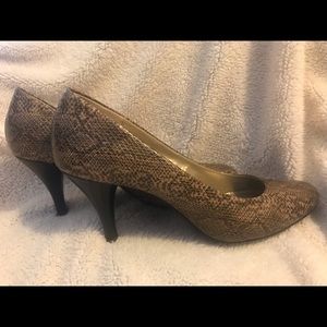 Bandolino snake heels, size 10